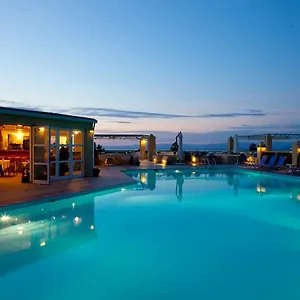 Hotel Daphne Club